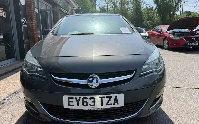 Gebraucht Vauxhall Astra SRi 140 PS (102 kW) 2014 Grau Kleinwagen
