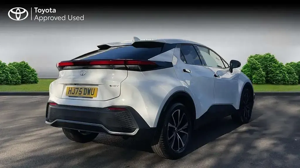 Used Toyota C-HR Design 140 HP (102 kW) 2025 SUV