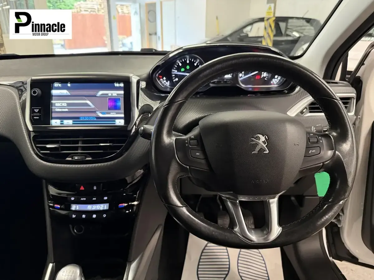 Used Peugeot 2008 Allure 115 HP (84 kW) 2014 White SUV