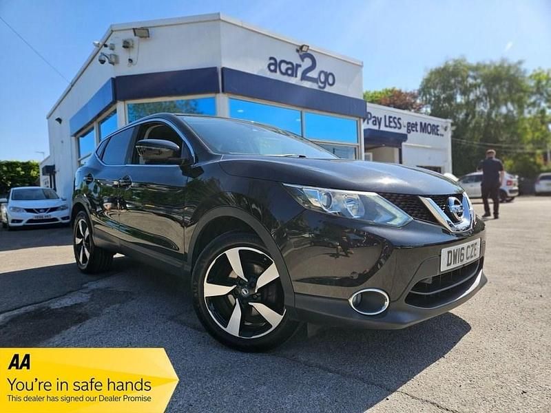 Black Used 2016 Nissan Qashqai N-Connecta SUV | £10,698 (Fair price) - Image 1/4