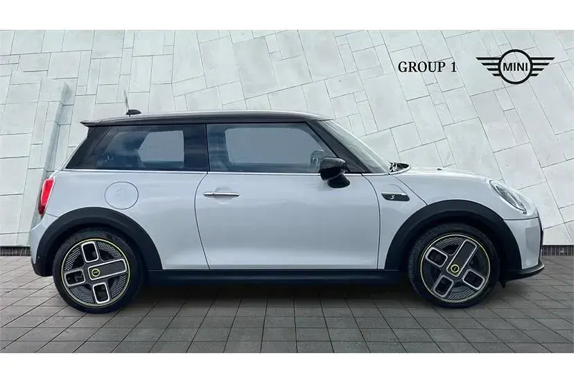 Used Mini Cooper S Level 2 135 kW (184 HP) 2021 White silver Hatchback