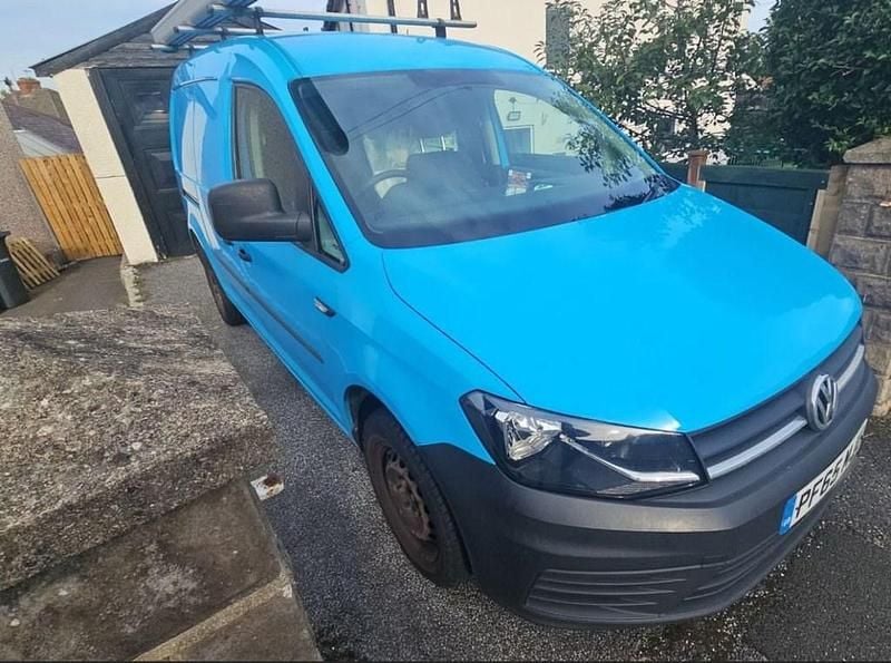 Blue Used 2016 VW Caddy Maxi Startline MPV | £7,000 (Fair price) - Image 1/4