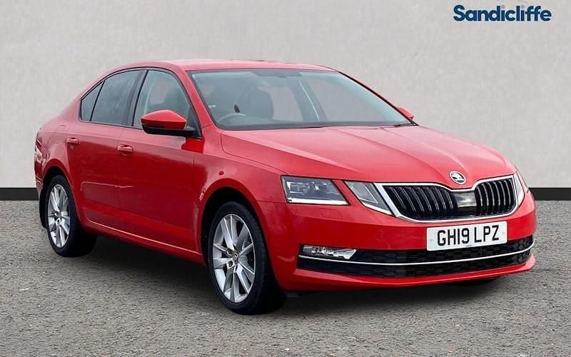 Used Skoda Octavia SE L 190 HP (139 kW) 2019 Red Hatchback