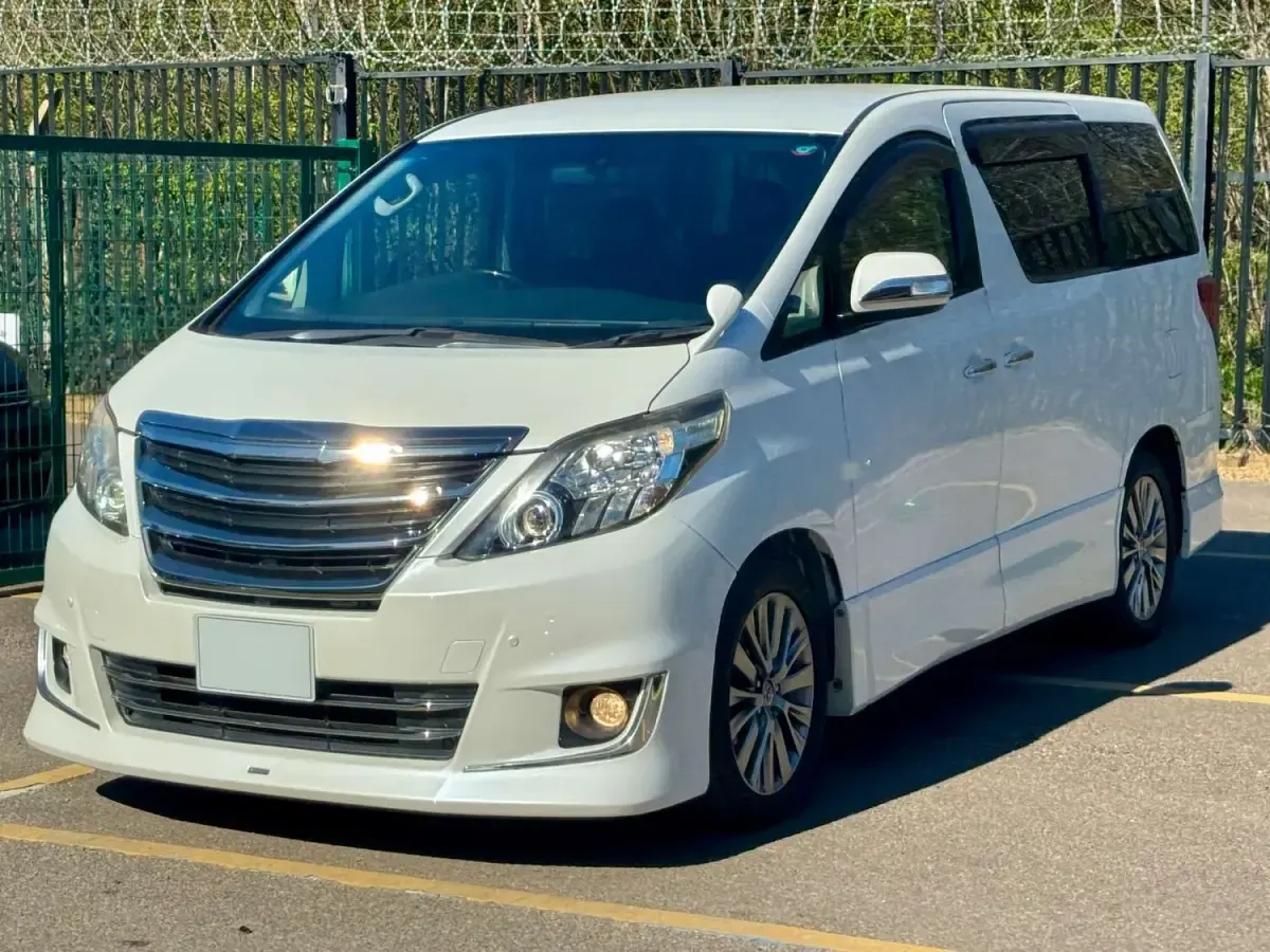 Used Toyota Alphard 2014 White MPV