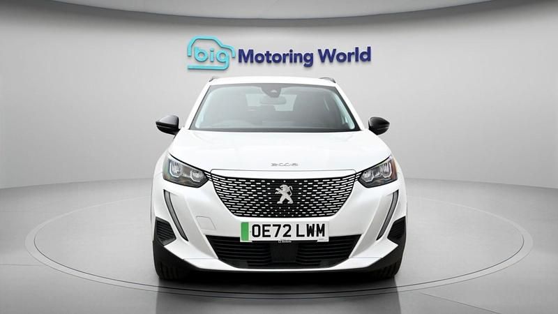 Used Peugeot e-2008 Active+ 98 kW (134 HP) 2022 White SUV