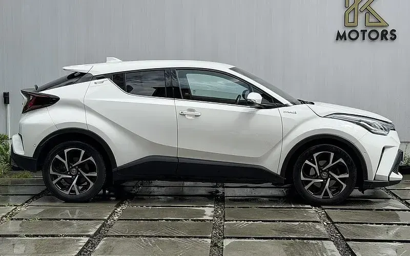 Used Toyota C-HR Design 122 HP (89 kW) 2022 White SUV