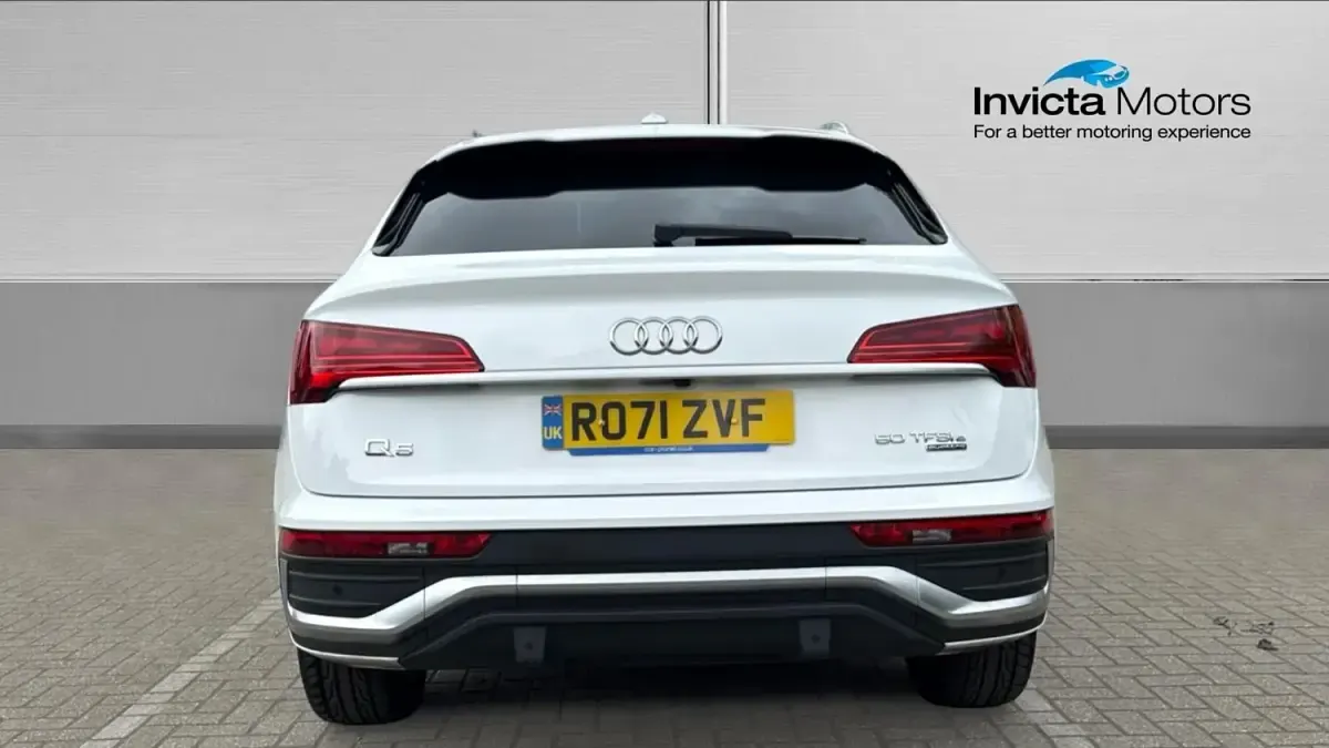 Usado Audi Q5 Comfort 299 HP (219 kW) 2021 Branco SUV