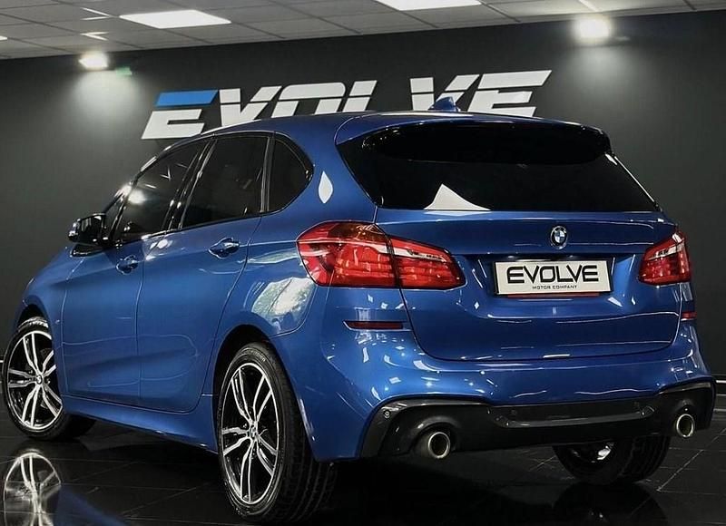 Begagnad BMW 220 M Sport 2018 Blå Halvkombi