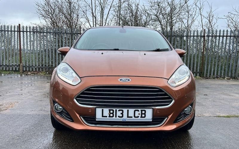 Used Ford Fiesta Titanium X 105 HP (77 kW) 2013 Yellow Hatchback