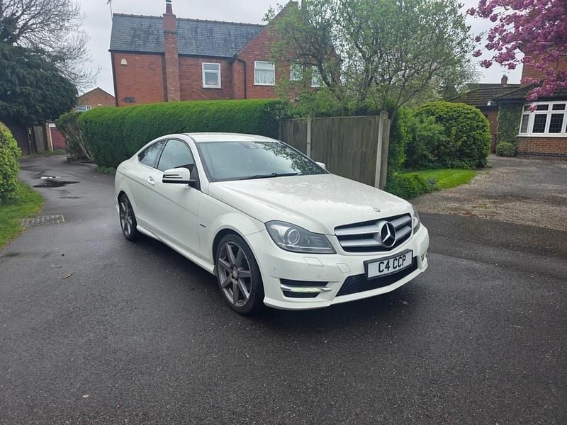 Used Mercedes C180 Sport Edition 156 HP (114 kW) 2011 White Coupe