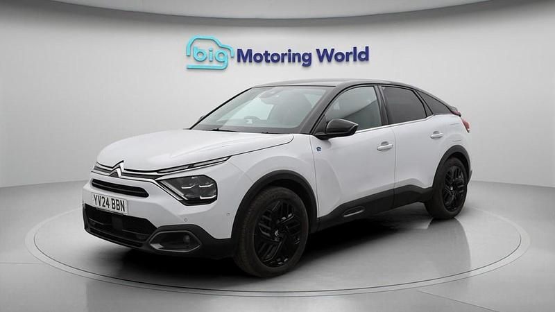 Begagnad Citroën e-C4 100 kW (136 HK) 2024 Halvkombi