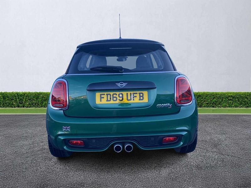 Used Mini Cooper S Classic 192 HP (141 kW) 2019 Green Hatchback