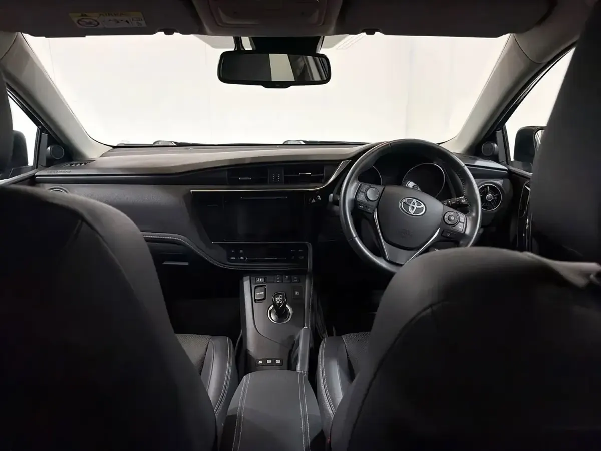 Used Toyota Auris Hybrid 2018 Blue Estate