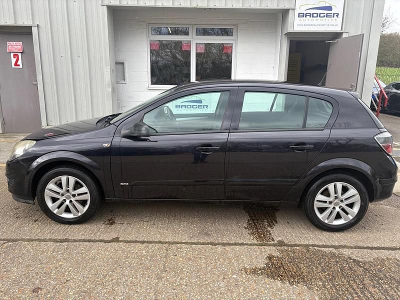 Used Vauxhall Astra 115 HP (84 kW) 2008 Black Hatchback