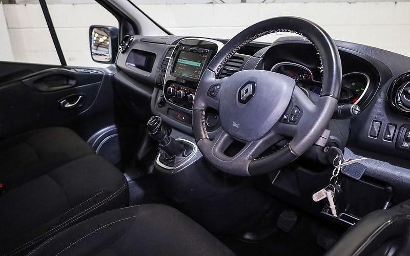 Used Renault Trafic 120 HP (88 kW) 2020 Black MPV