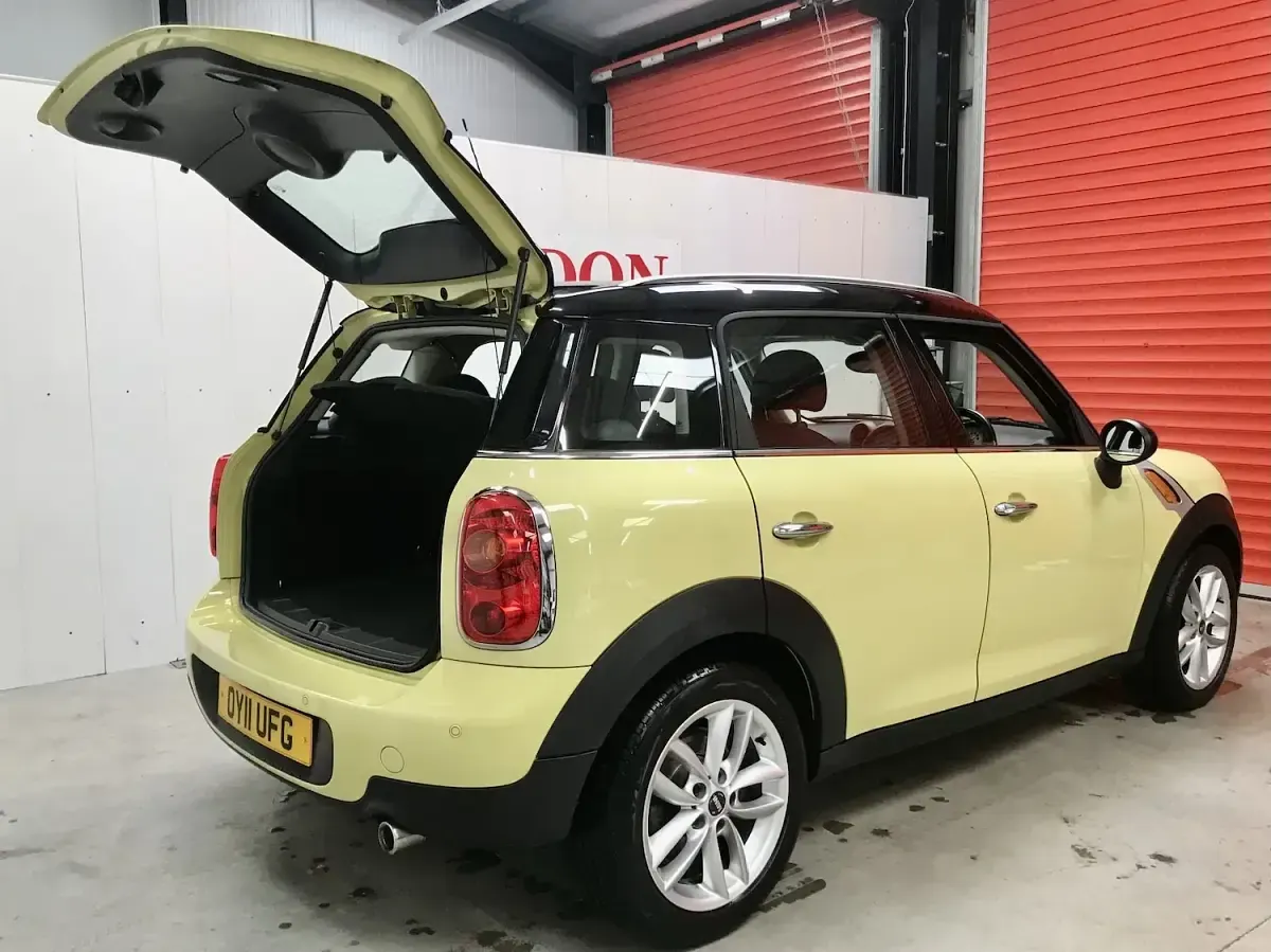 Used Mini Cooper D 2011 Yellow Hatchback