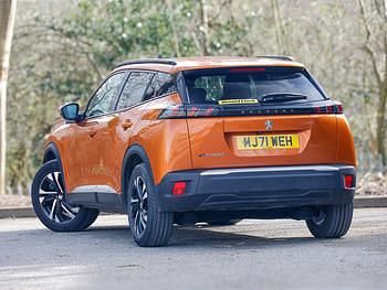 Used Peugeot e-2008 Allure Premium 100 kW (136 HP) 2021 Orange SUV