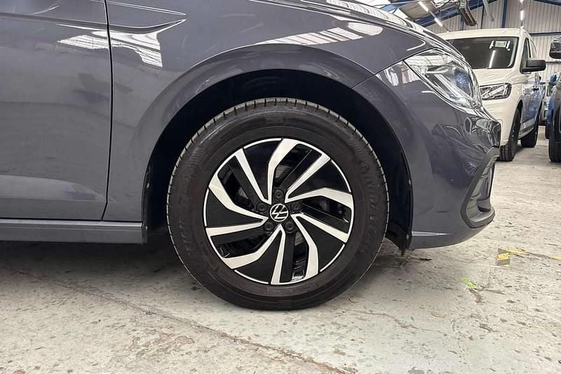 Second-hand VW Polo Life 95 CP (69 kW) 2024 Gri Hatchback