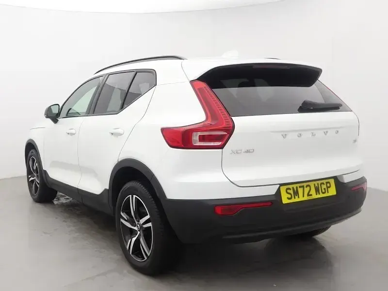 Used Volvo XC40 Plus 160 HP (117 kW) 2023 White SUV