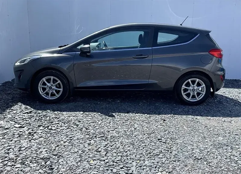Used Ford Fiesta Zetec 100 HP (73 kW) 2018 Grey Hatchback