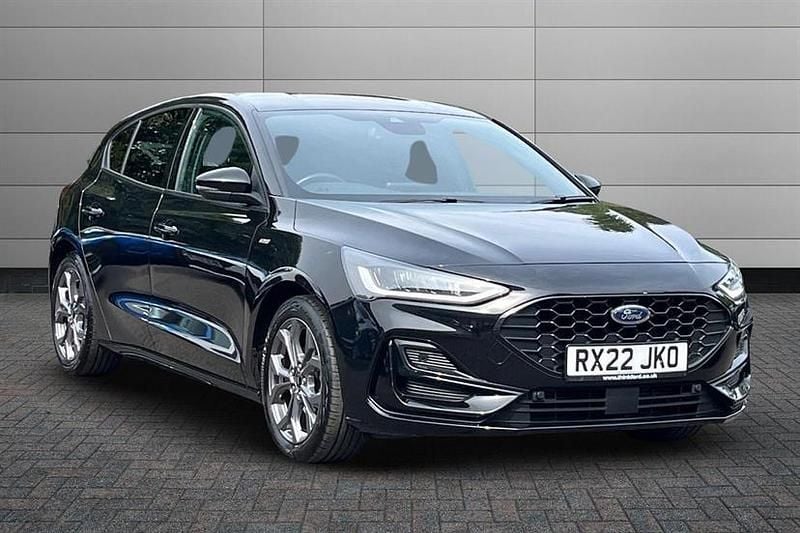 Agate black Used 2022 Ford Focus ST-Line Hatchback | £15,250 (Fair price) - Image 1/3