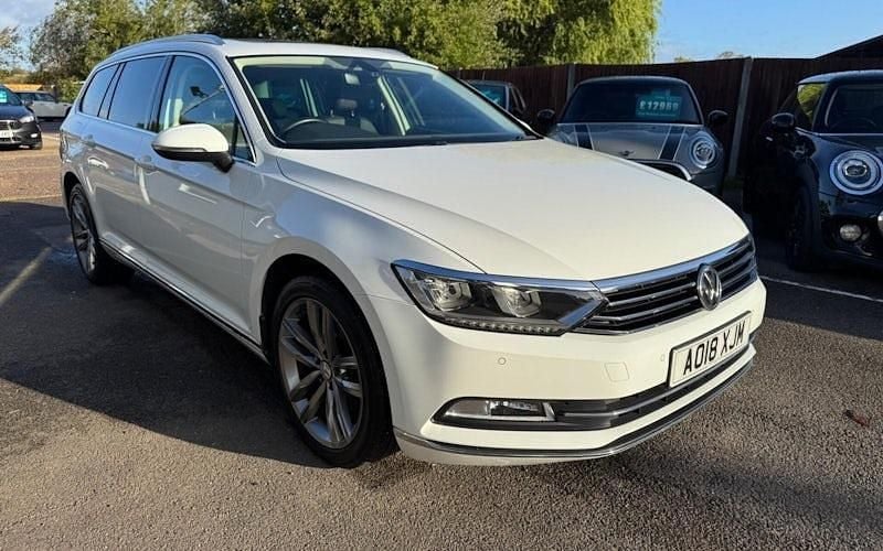 White Used 2018 VW Passat GT Estate | £14,969 (Good price) - Image 1/4