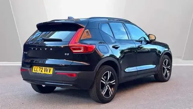 Used Volvo XC40 Plus 161 HP (118 kW) 2022 Onyx black SUV