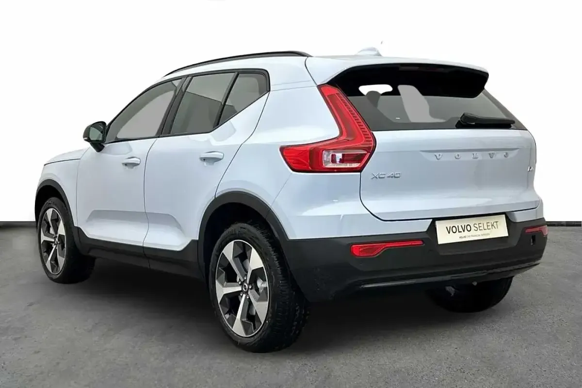 Used Volvo XC40 Plus 194 HP (142 kW) 2025 Blue SUV