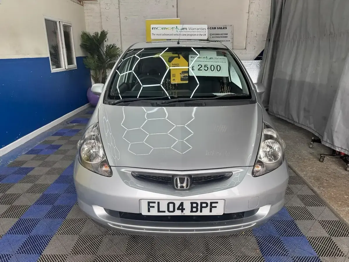 Used Honda Jazz SE 83 HP (61 kW) 2004 Silver Hatchback