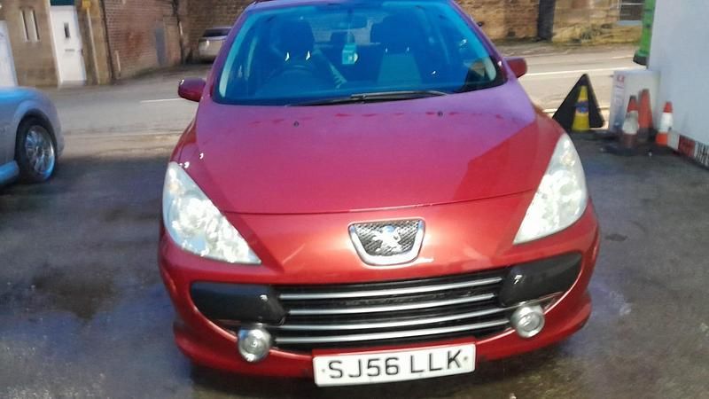 Used Peugeot 307 S 2006 Red Hatchback