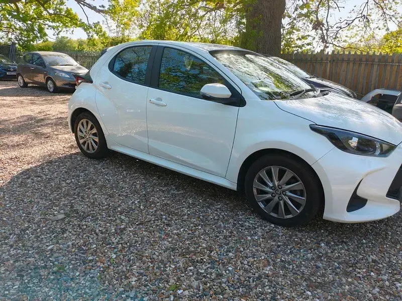 Used Toyota Yaris Hybrid 2022 White Hatchback