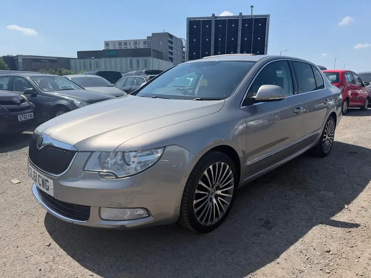 Used Skoda Superb Elegance 170 HP (125 kW) 2012 Beige Hatchback