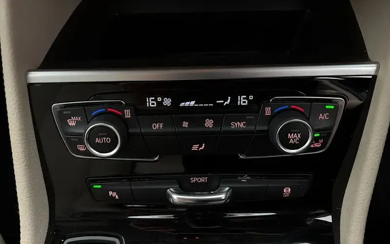 Used BMW 220 Luxury Line 190 HP (139 kW) 2018 Blue Estate