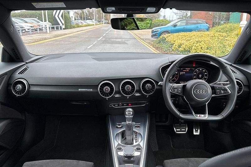 Used Audi TT Black Edition 197 HP (144 kW) 2023 White Coupe