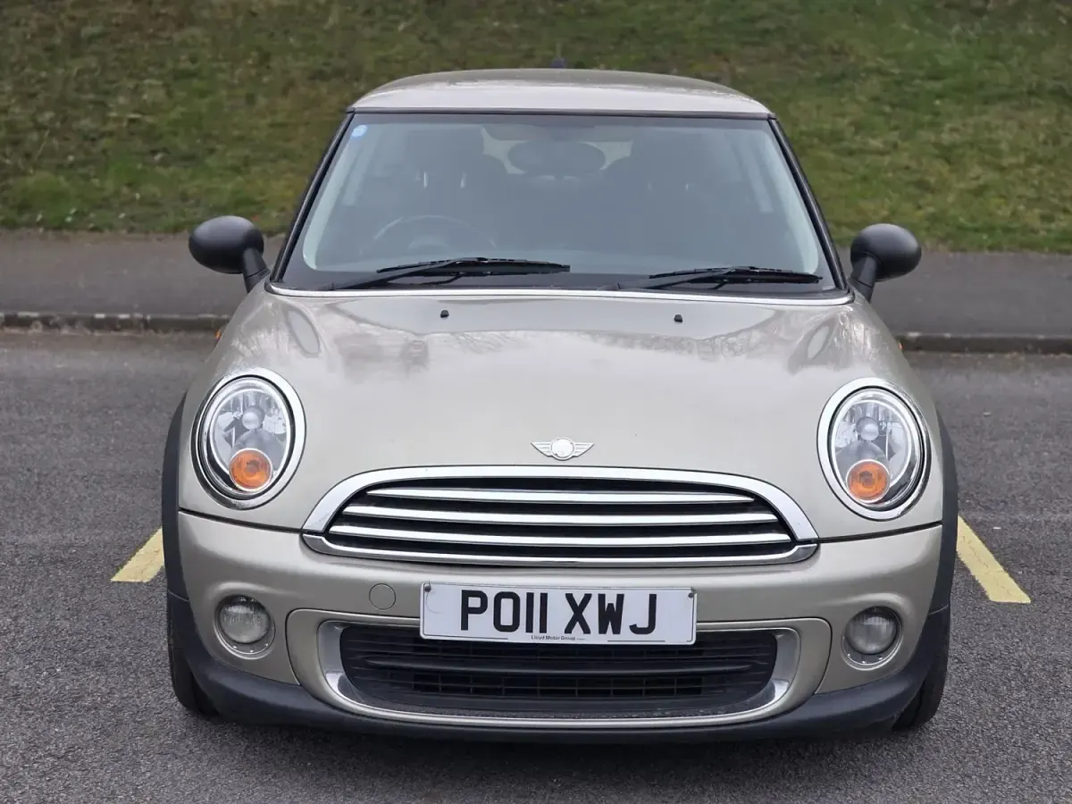 Używany Mini ONE Hatch 98 KM (72 kW) 2011 Srebrny Hatchback