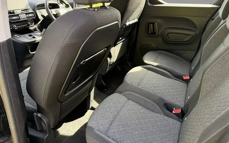 Used Vauxhall Combo Design Edition 100 kW (136 HP) 2025 Black MPV