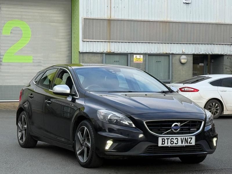 Begagnad Volvo V40 R-Design 115 HK (84 kW) 2014 Svart Halvkombi