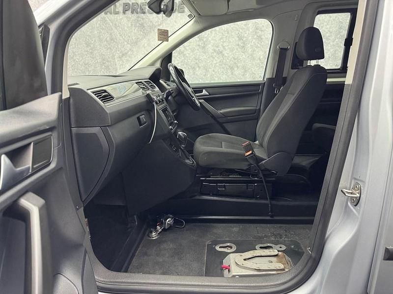 Usado VW Caddy S 123 HP (90 kW) 2016 Prateado Monovolume