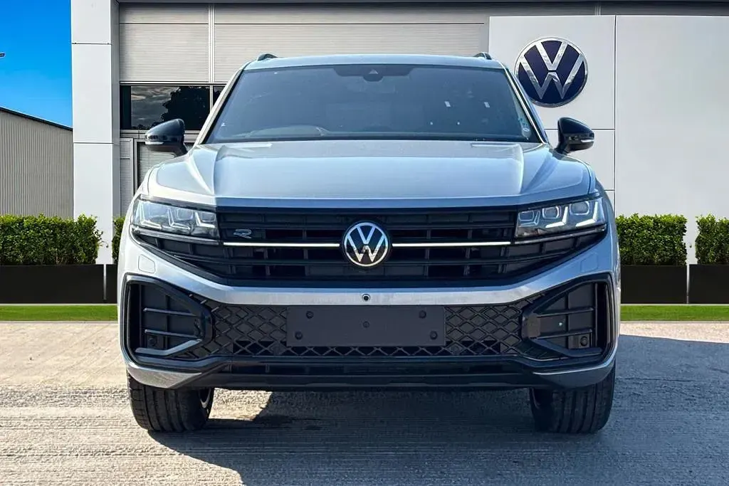 New VW Touareg Black Edition 286 HP (210 kW) 2026 Silver SUV