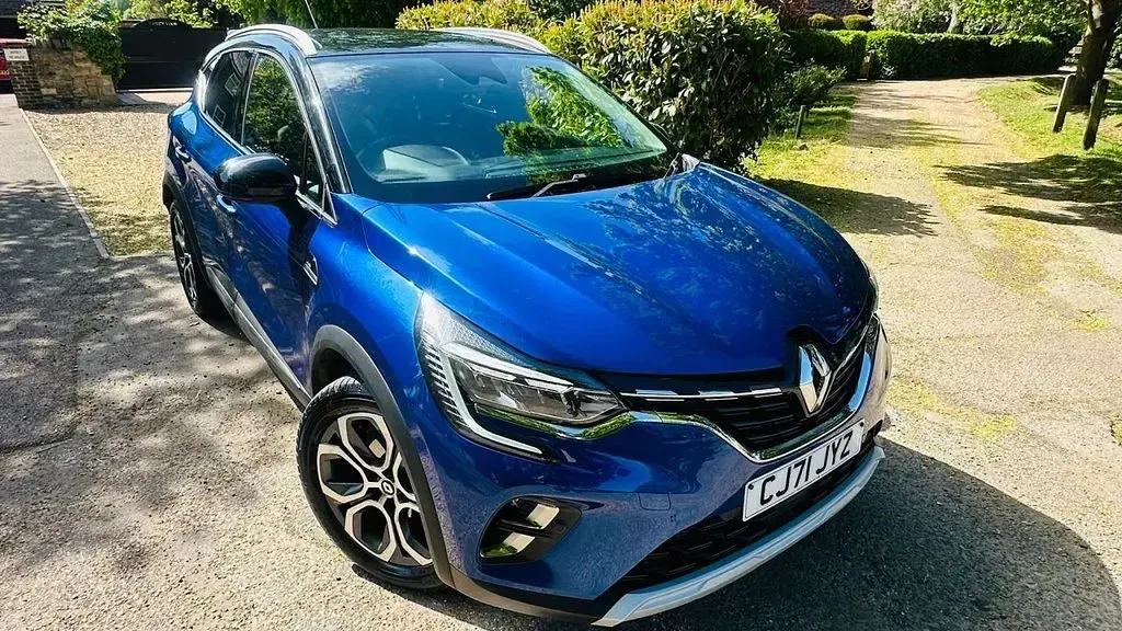 Used Renault Captur Version S 90 HP (66 kW) 2022 Blue/black SUV