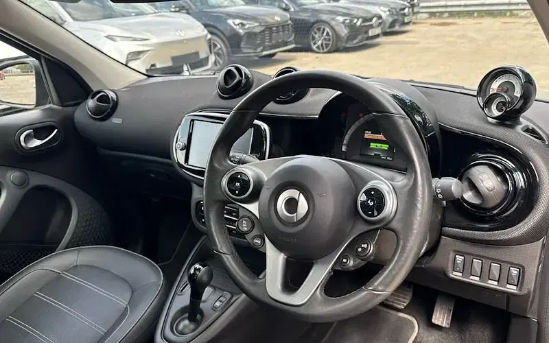 Used Smart ForFour Electric Drive Exclusive 60 kW (82 HP) 2022 Black Hatchback