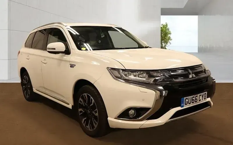 Used Mitsubishi Outlander P-HEV 203 HP (149 kW) 2016 Estate
