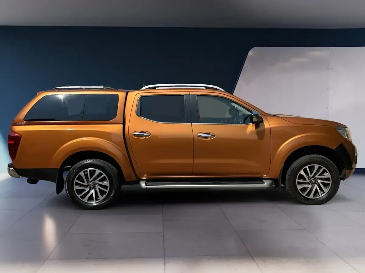 Used Nissan Navara Tekna 2016 Yellow Pickup
