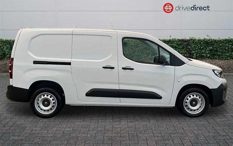 New Vauxhall Combo S 102 HP (75 kW) 2025 White Van