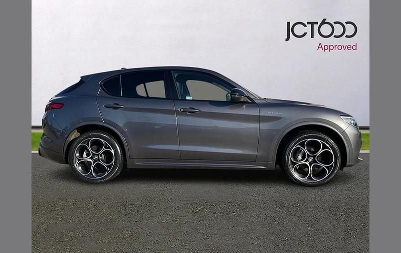 Used Alfa Romeo Stelvio Veloce 276 HP (202 kW) 2022 Grey SUV