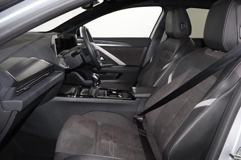 Used Vauxhall Astra Ultimate 130 HP (95 kW) 2025 Grey Hatchback