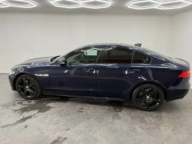 Used Jaguar XE R-Sport 180 HP (132 kW) 2017 Blue Sedan