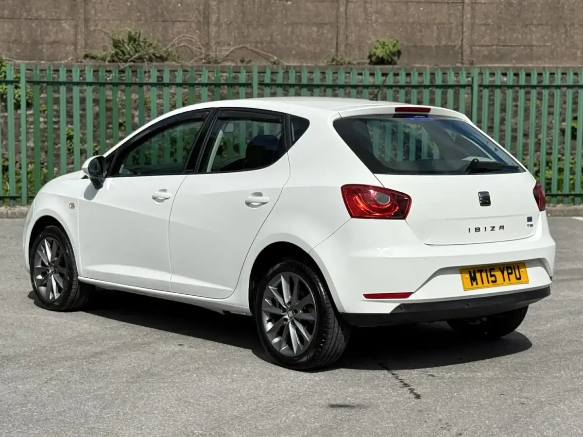 Used Seat Ibiza I-Tech 105 HP (77 kW) 2015 White Hatchback