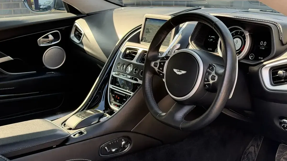 Used Aston Martin DB11 600 HP (441 kW) 2019 Silver Coupe