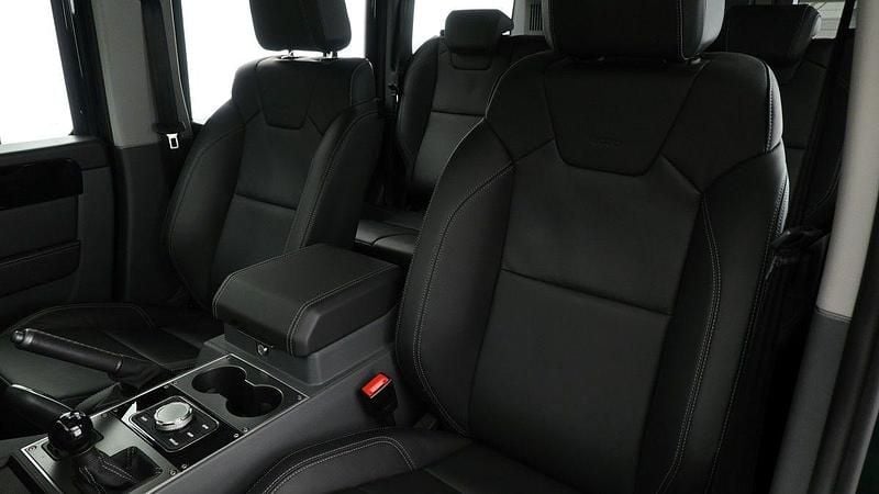 Image 4/4